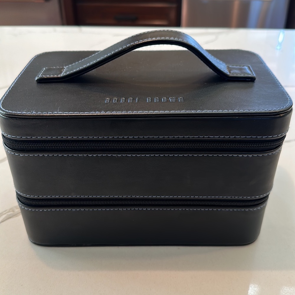 BOBBIE BROWN ~ Cosmetic Case NWOT